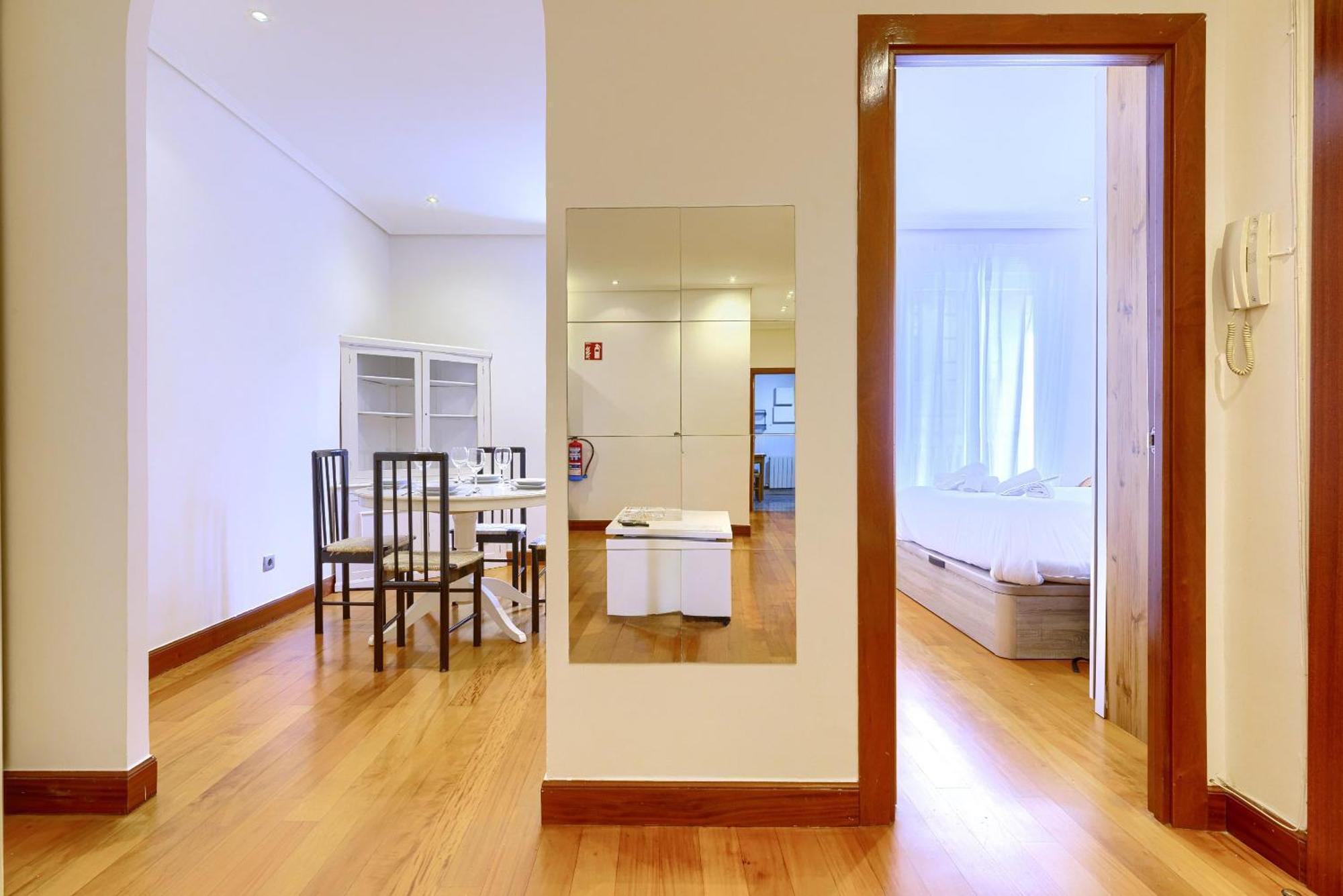 Apartament Ayuntamiento Cerca Del Casco Viejo & Parking Bilbao Zewnętrze zdjęcie