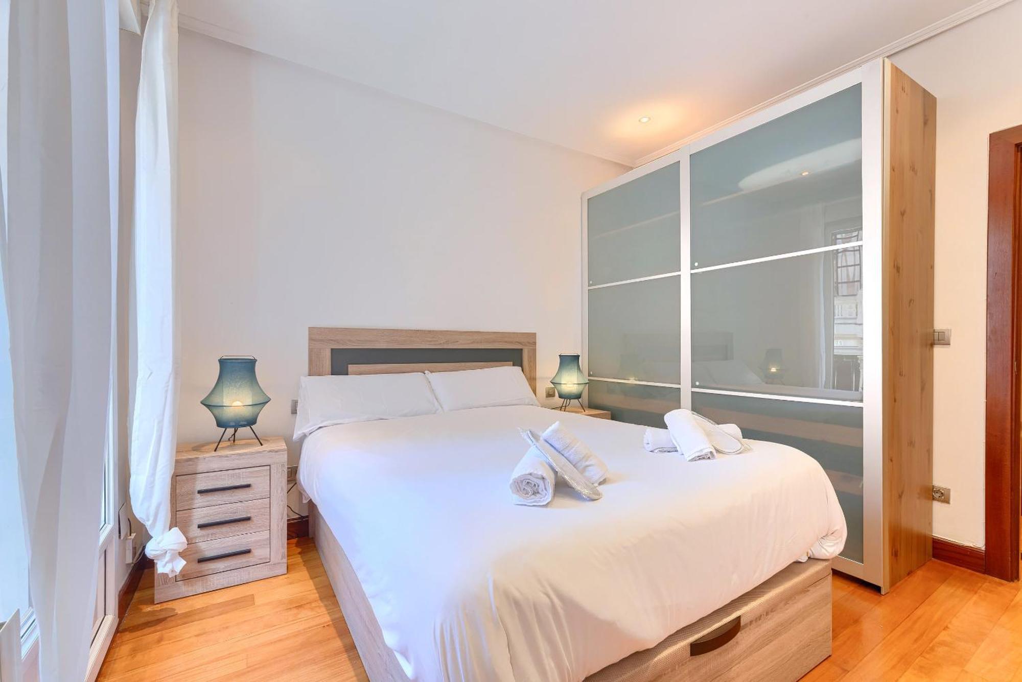 Apartament Ayuntamiento Cerca Del Casco Viejo & Parking Bilbao Zewnętrze zdjęcie